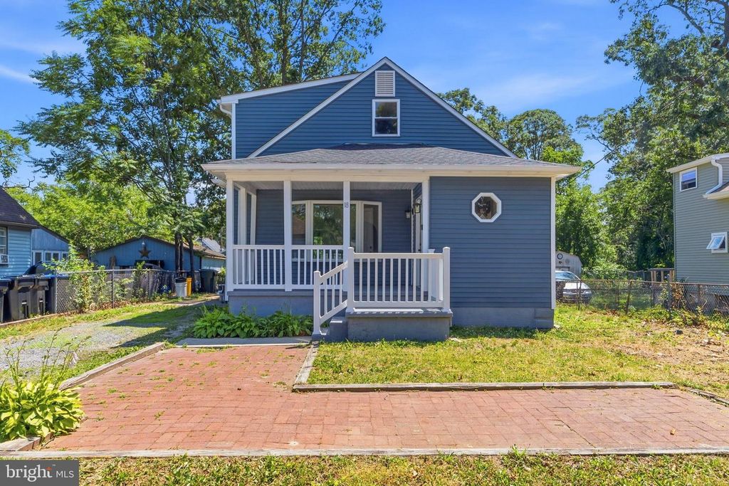 18 W 6TH AVE, Pine Hill, NJ 08021