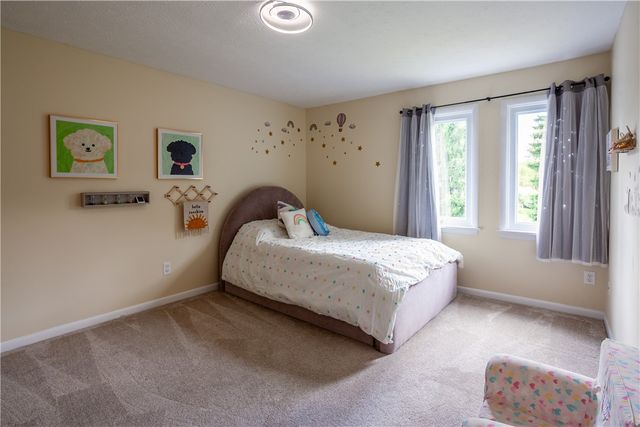 72 Caversham Woods, Pittsford, NY 14534