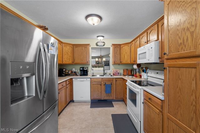 9250 Forest Trail Avenue NW, Massillon, OH 44647