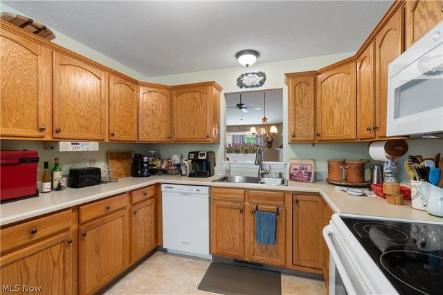 9250 Forest Trail Avenue NW, Massillon, OH 44647