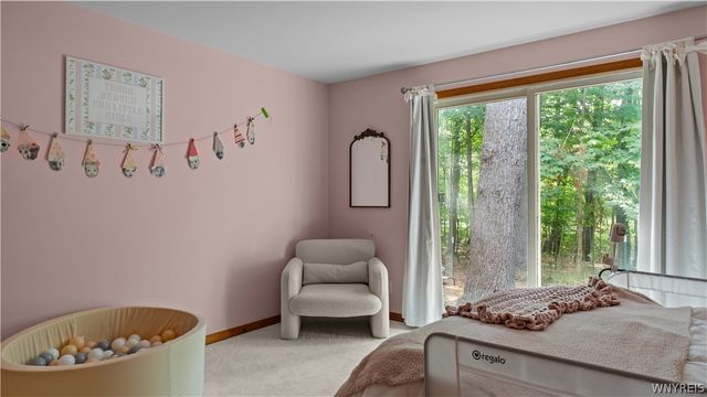 5 Lennys Lane, Orchard Park, NY 14127