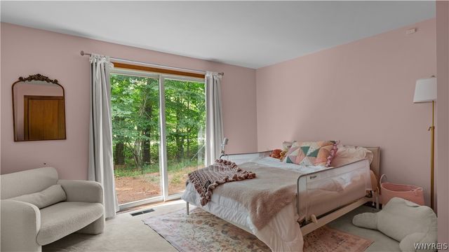 5 Lennys Lane, Orchard Park, NY 14127