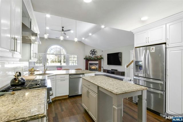 528 Baylor Avenue, River Vale, NJ 07675