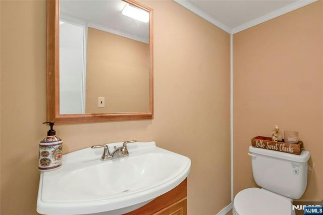 528 Baylor Avenue, River Vale, NJ 07675