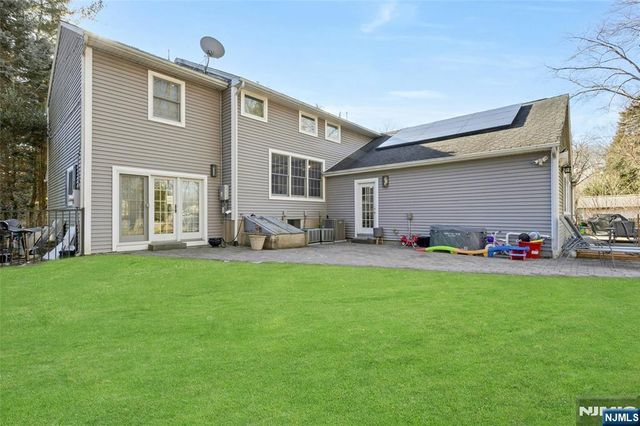 528 Baylor Avenue, River Vale, NJ 07675