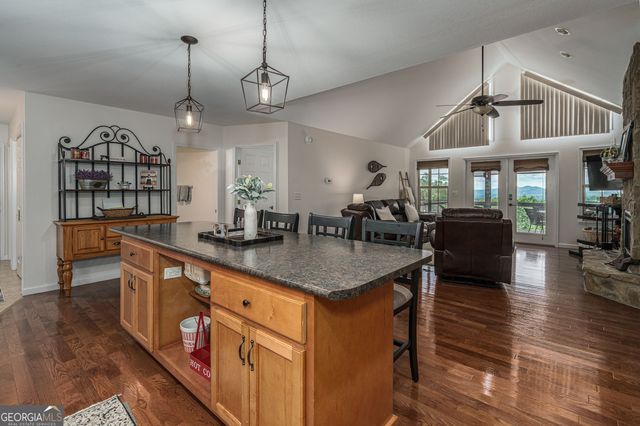 762 Mary King Mountain Drive, Murphy, NC 28906