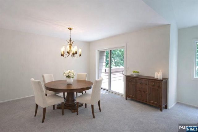 5 S Bayard Lane, Mahwah, NJ 07430