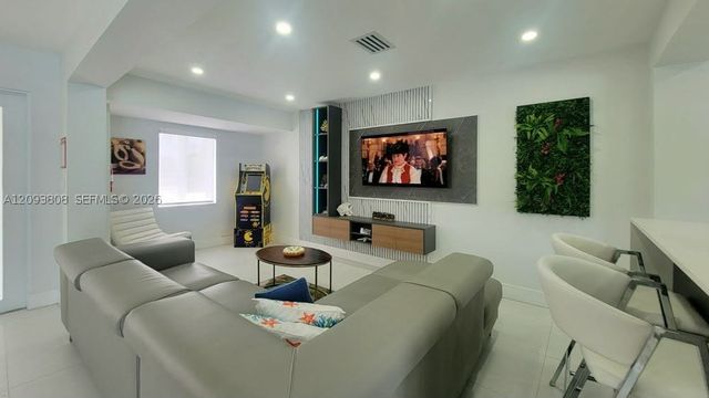 7181 Sheridan St, Hollywood, FL 33024