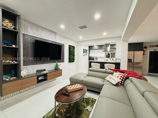 7181 Sheridan St, Hollywood, FL 33024