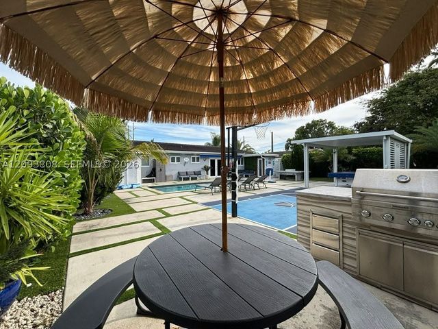 7181 Sheridan St, Hollywood, FL 33024