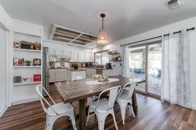 8417 N Del Mar Avenue, Fresno, CA 93711