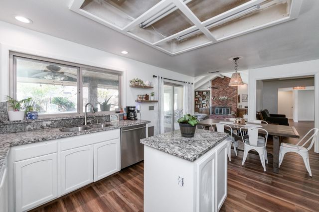 8417 N Del Mar Avenue, Fresno, CA 93711