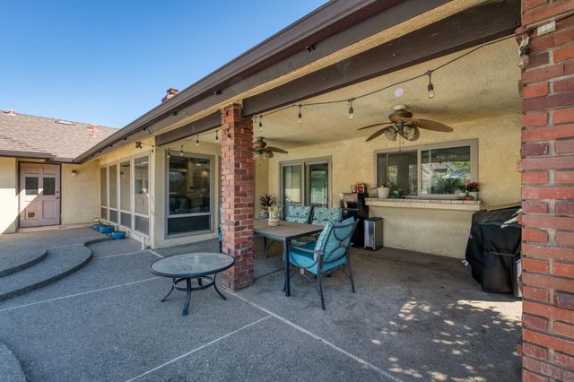 8417 N Del Mar Avenue, Fresno, CA 93711