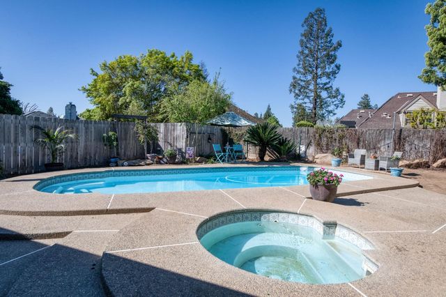8417 N Del Mar Avenue, Fresno, CA 93711