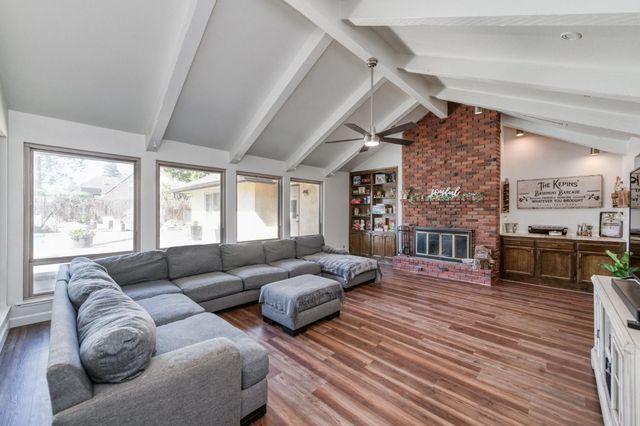 8417 N Del Mar Avenue, Fresno, CA 93711