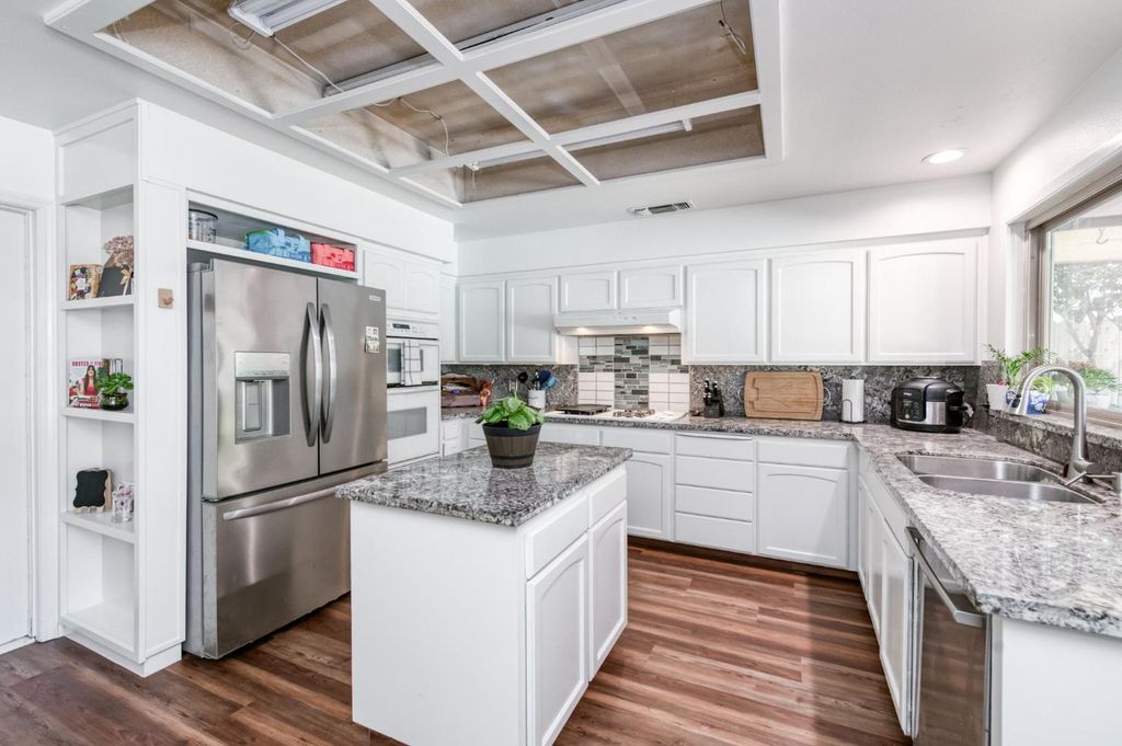 Image 11 of property listing at 8417 N Del Mar Avenue, Fresno, CA 93711