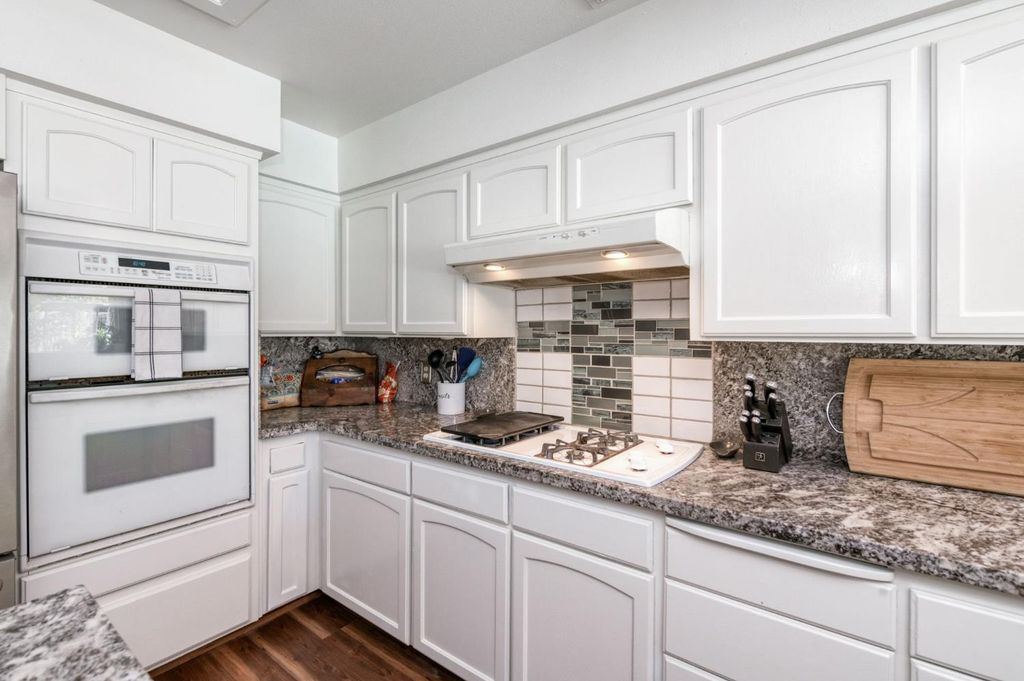 Image 13 of property listing at 8417 N Del Mar Avenue, Fresno, CA 93711