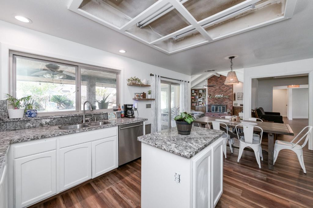 Image 14 of property listing at 8417 N Del Mar Avenue, Fresno, CA 93711