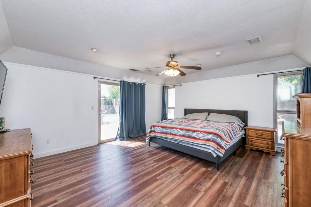 Image 23 of property listing at 8417 N Del Mar Avenue, Fresno, CA 93711