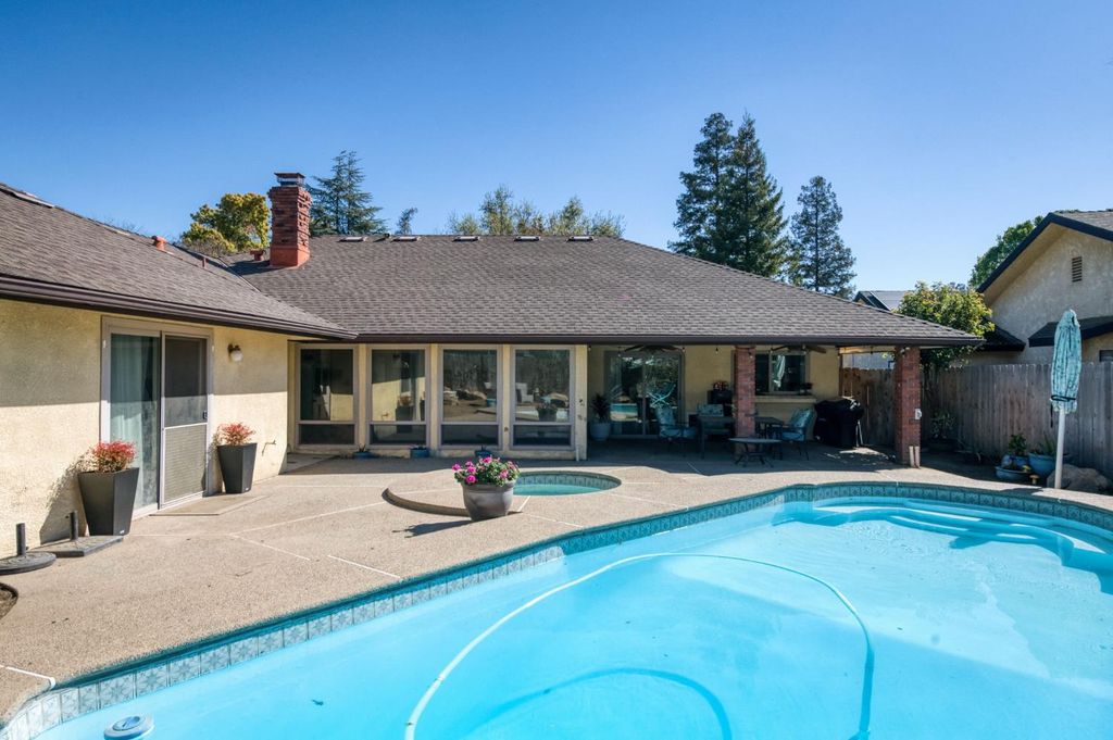 Image 30 of property listing at 8417 N Del Mar Avenue, Fresno, CA 93711