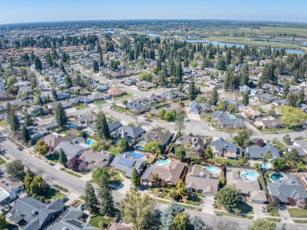 Image 36 of property listing at 8417 N Del Mar Avenue, Fresno, CA 93711