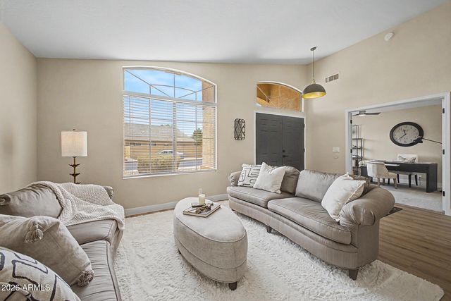 1812 E SAGEBRUSH Street, Gilbert, AZ 85296