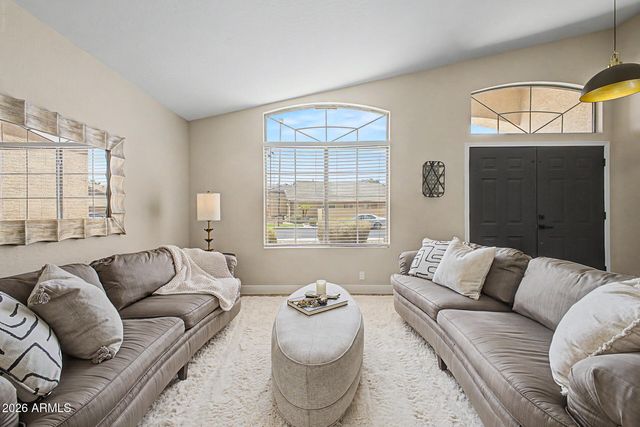 1812 E SAGEBRUSH Street, Gilbert, AZ 85296