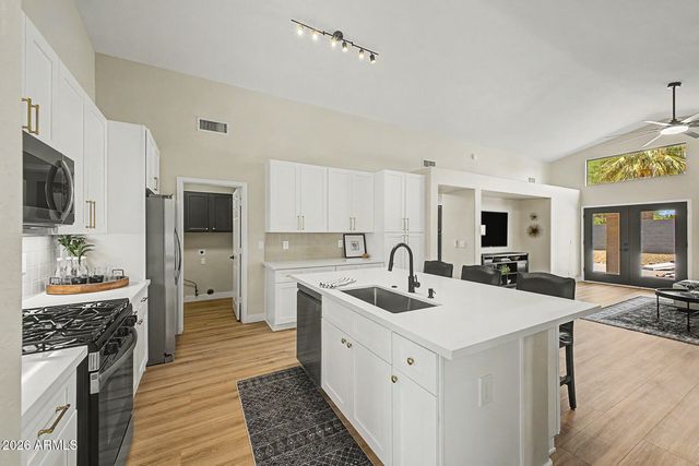 1812 E SAGEBRUSH Street, Gilbert, AZ 85296