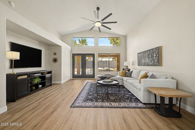 1812 E SAGEBRUSH Street, Gilbert, AZ 85296