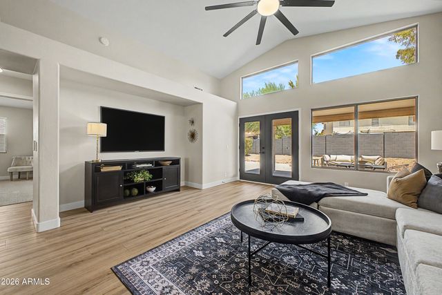 1812 E SAGEBRUSH Street, Gilbert, AZ 85296