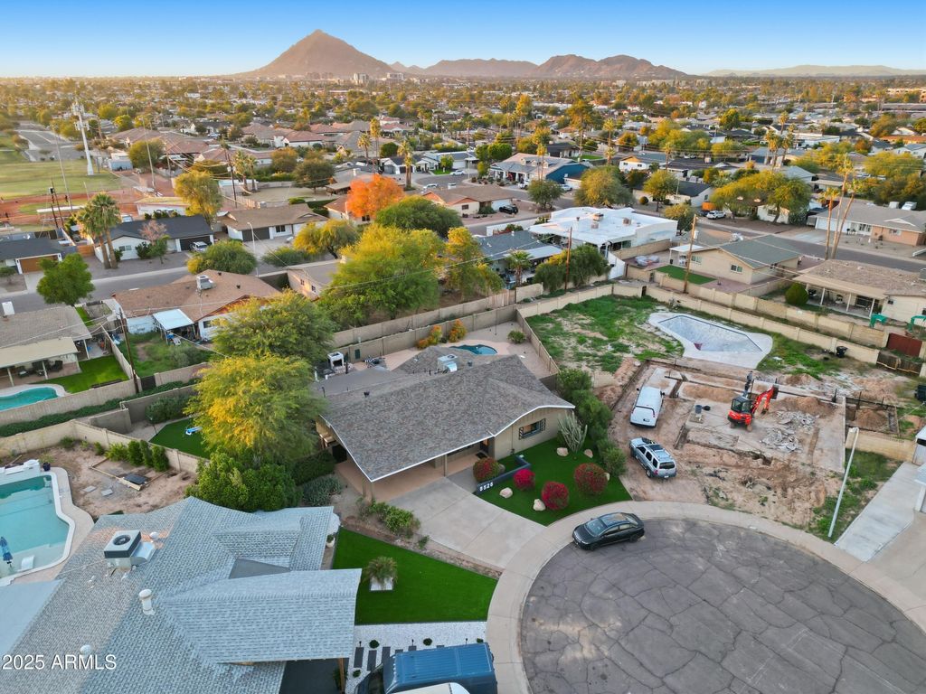 8526 E WHITTON Avenue, Scottsdale, AZ 85251 — photo 3