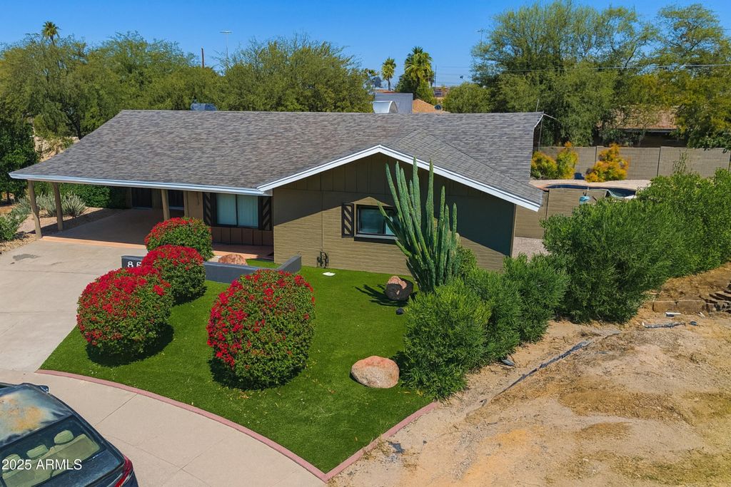 8526 E WHITTON Avenue, Scottsdale, AZ 85251 — photo 4