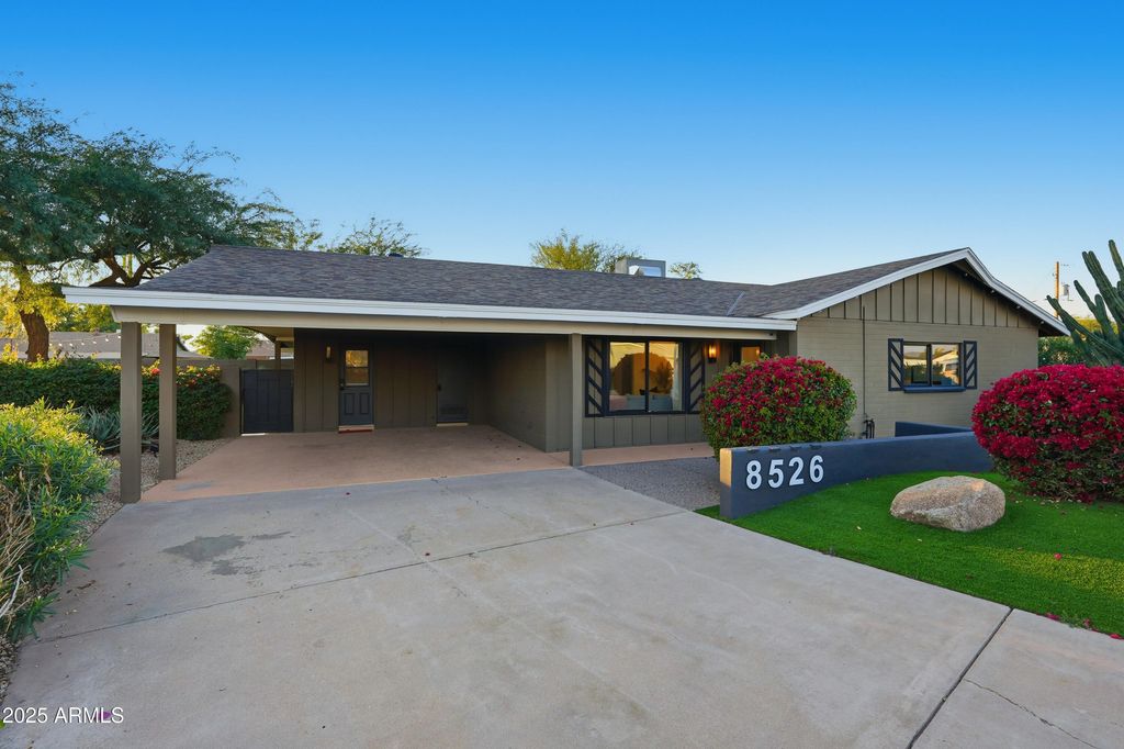 8526 E WHITTON Avenue, Scottsdale, AZ 85251 — photo 5