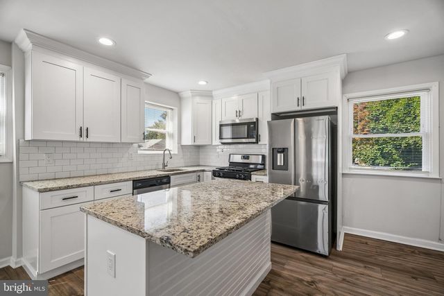 1134 WOODLAND, Sharon Hill, PA 19079