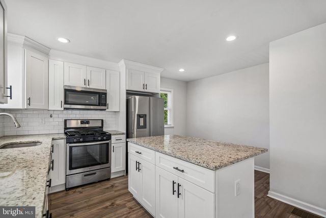 1134 WOODLAND, Sharon Hill, PA 19079