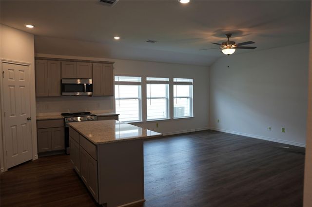 10703 Crockett Meadows Boulevard, Conroe, TX 77306
