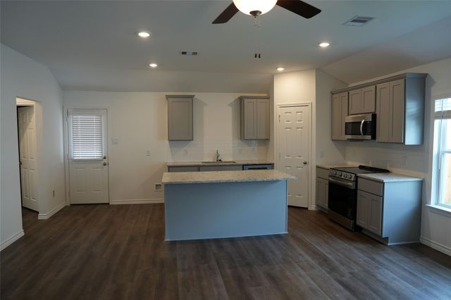 10703 Crockett Meadows Boulevard, Conroe, TX 77306