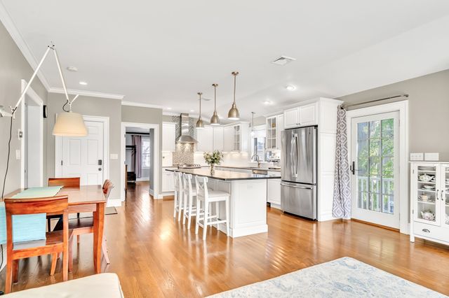 20 Waban St 2, Newton, MA 02458