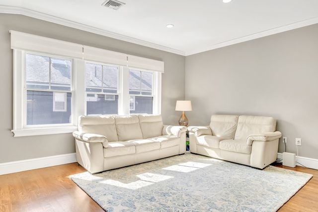 20 Waban St 2, Newton, MA 02458