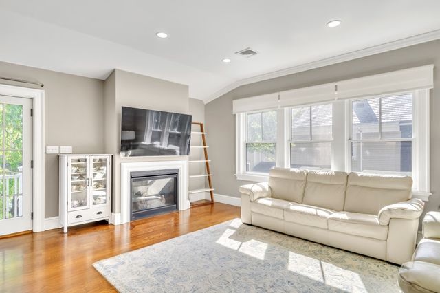20 Waban St 2, Newton, MA 02458