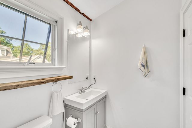 20 Waban St 2, Newton, MA 02458