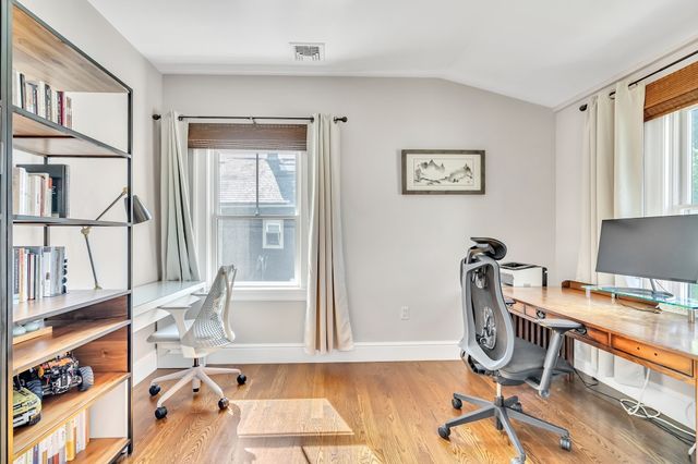 20 Waban St 2, Newton, MA 02458