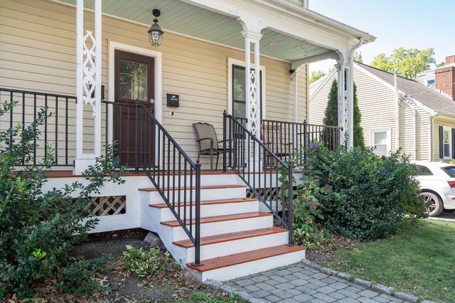 20 Waban St 2, Newton, MA 02458