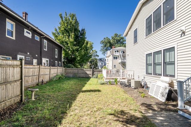 20 Waban St 2, Newton, MA 02458