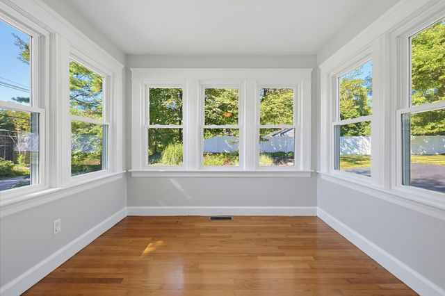 191 Whitins Rd, Sutton, MA 01590