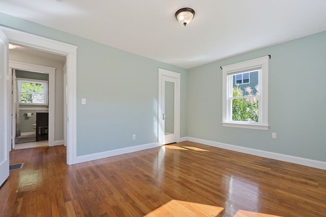 191 Whitins Rd, Sutton, MA 01590