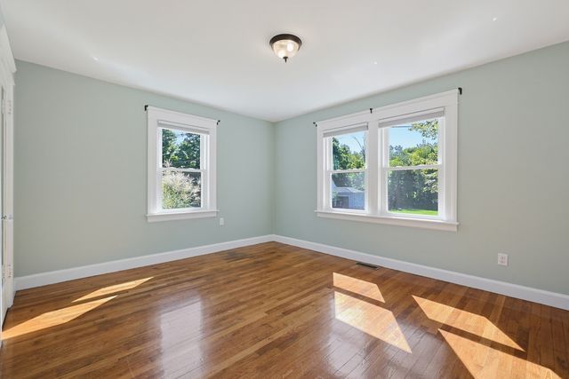 191 Whitins Rd, Sutton, MA 01590