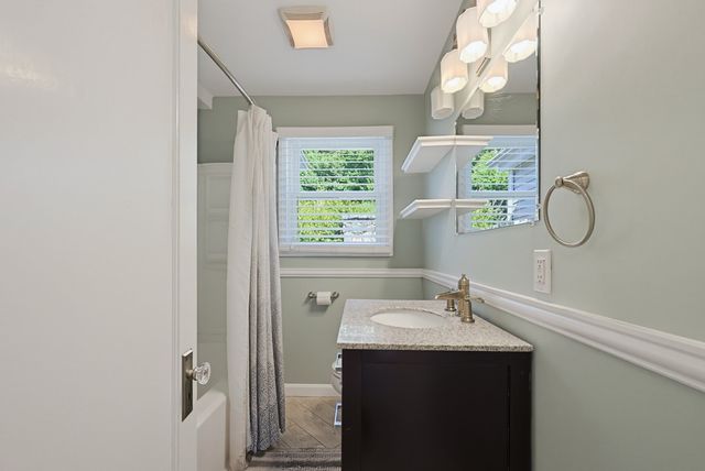 191 Whitins Rd, Sutton, MA 01590