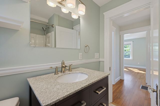 191 Whitins Rd, Sutton, MA 01590