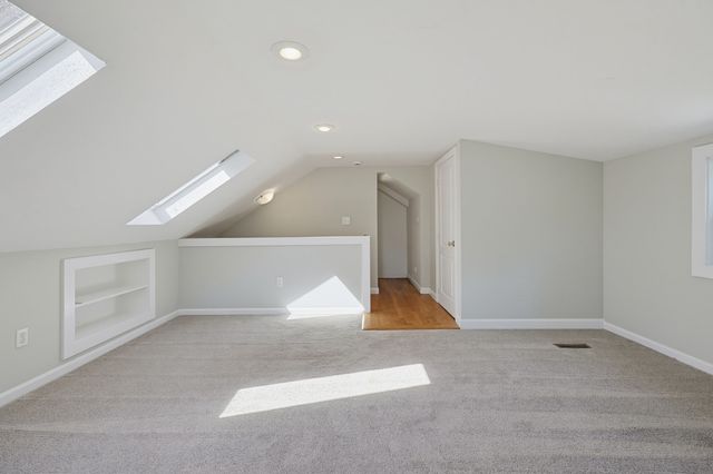 191 Whitins Rd, Sutton, MA 01590